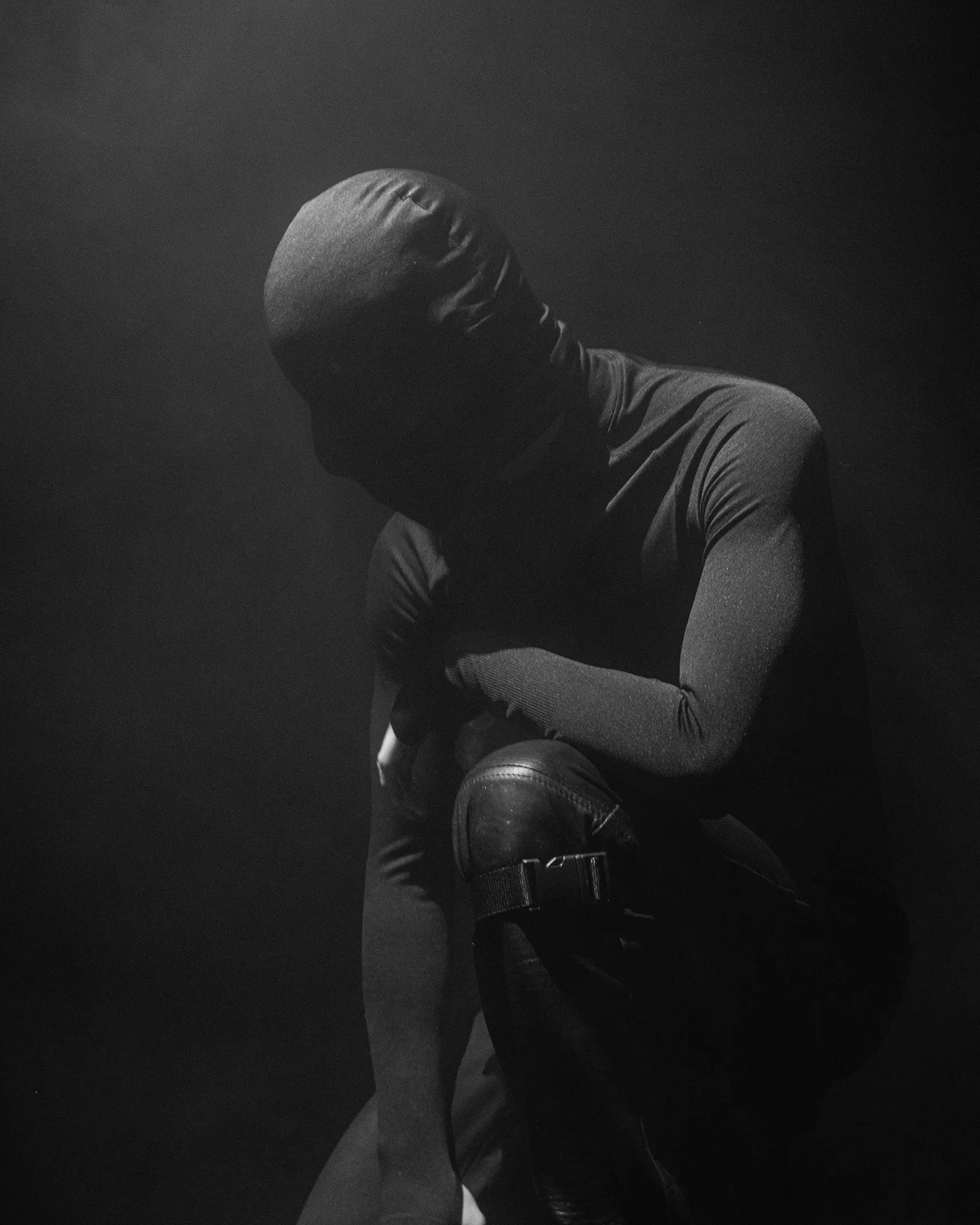 Dirección de arte y fotografía para el proyecto musical SUPERHEROv22 de Yevuz